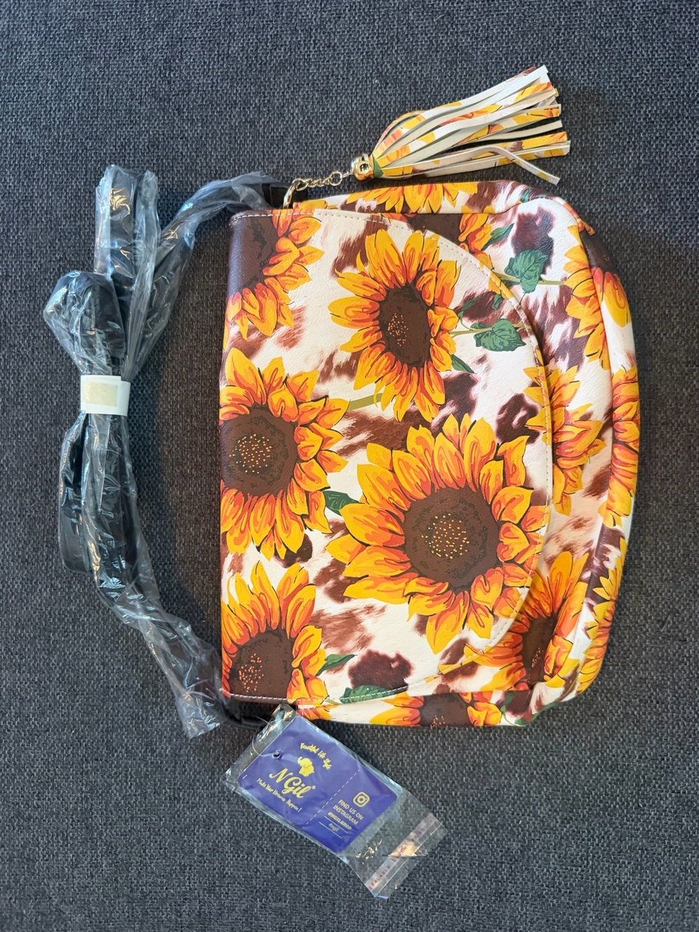 NWT Sunflower Print Crossbody Bag with Tassel - Yellow Floral NGil